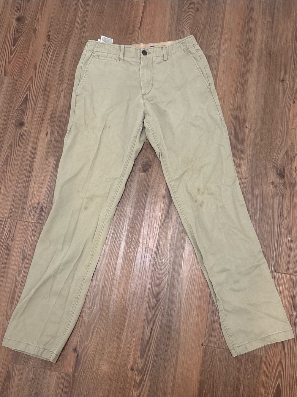 GAP Men's Khaki Chino Pants in Light Tan
